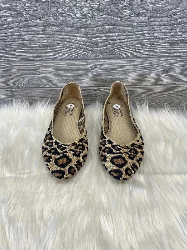 Shoes Flats By Skechers In Animal Print, Size: 9