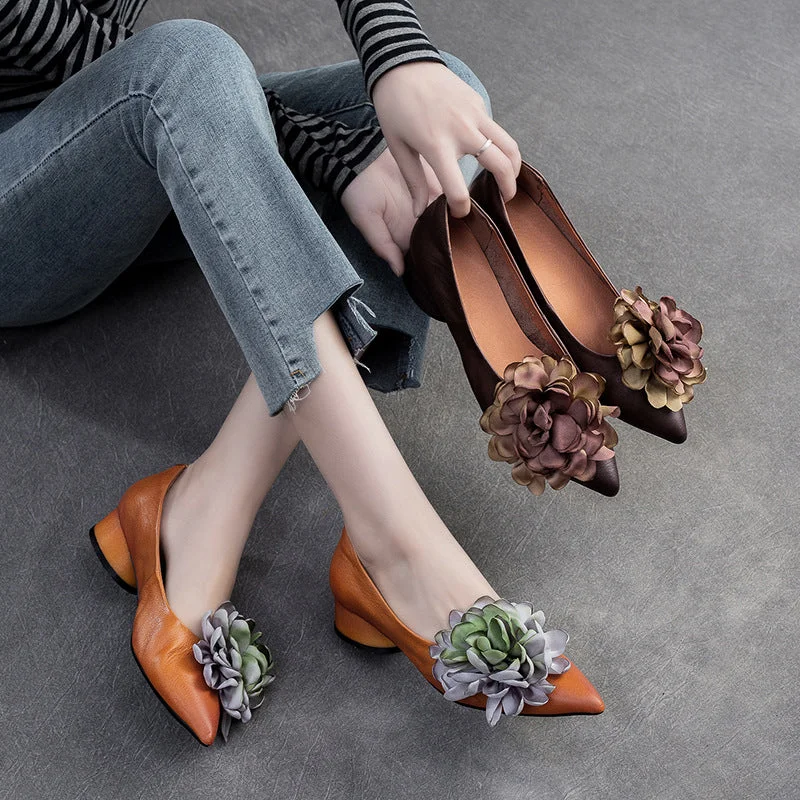 Women Retro Casual Flower Leather Low Block Pumps