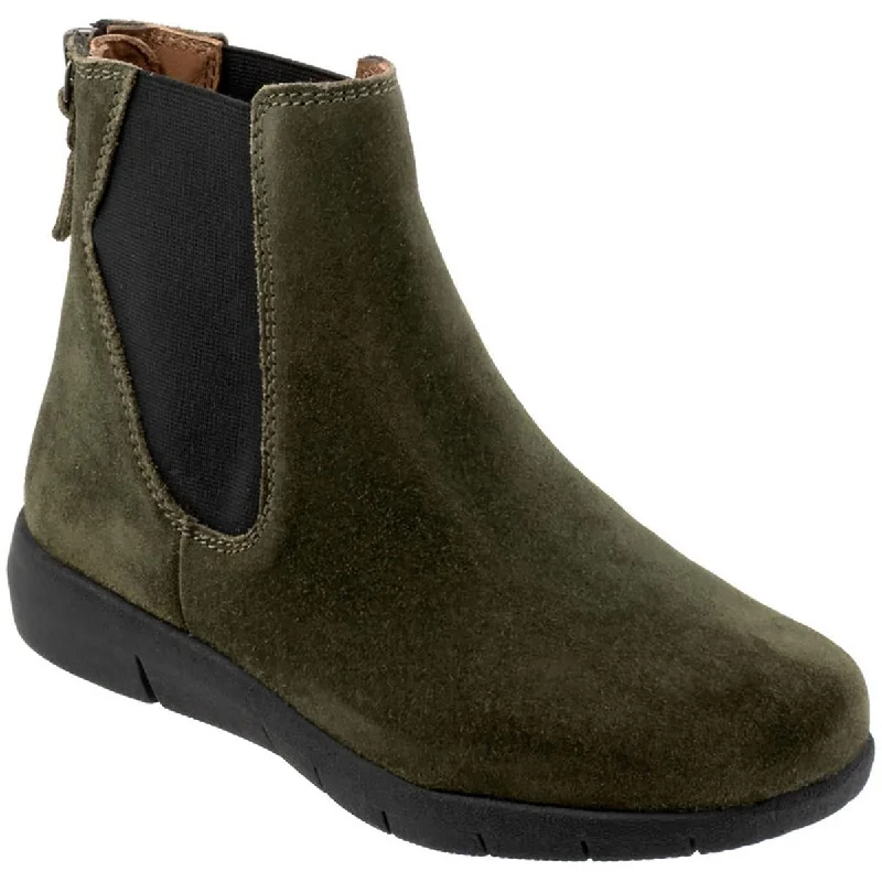 SoftWalk Womens Albany Mixed Media Wedge Chelsea Boots